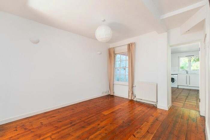 2 Bedroom End Of Terrace House To Rent In Parchment Street, Winchester, SO23