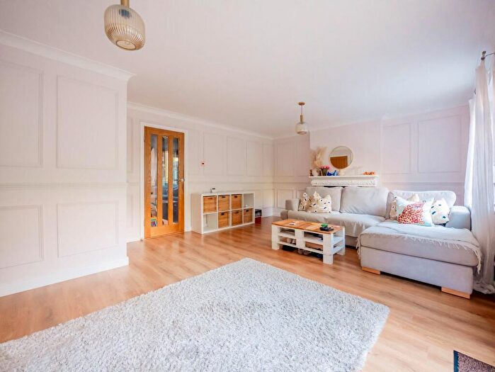 4 Bedroom Detached House For Sale In Glebelands, Benfleet, SS7