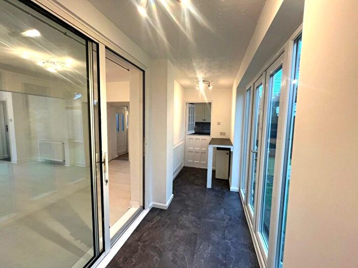 2 Bedroom End Of Terrace House To Rent In Brookfield Avenue, Bredbury, SK6
