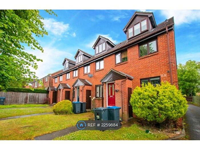 1 Bedroom Flat To Rent In Clovelly Gardens, London, SE19