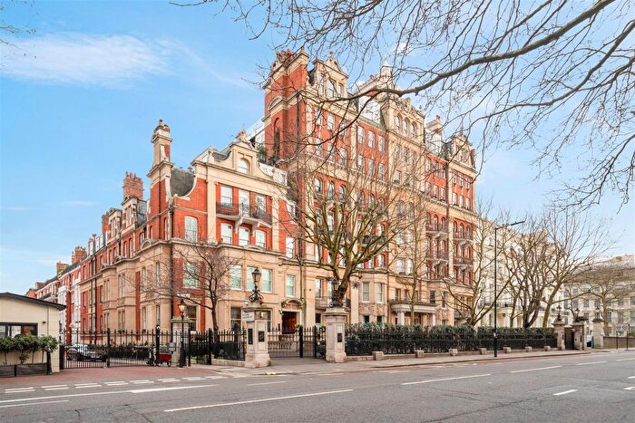4 Bedroom Flat To Rent In Rutland Court, Knightsbridge, SW7