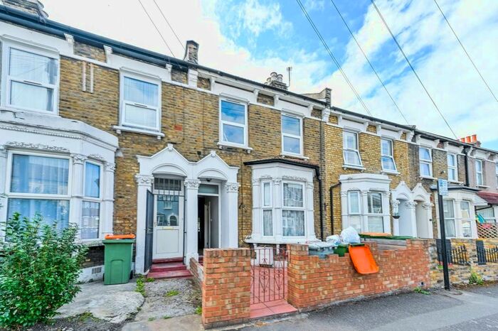 3 Bedroom Terraced House To Rent In Morton Road, Stratford, London, E15