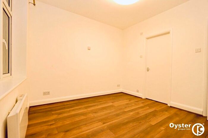 1 Bedroom Flat To Rent In Chase Side, London, N14