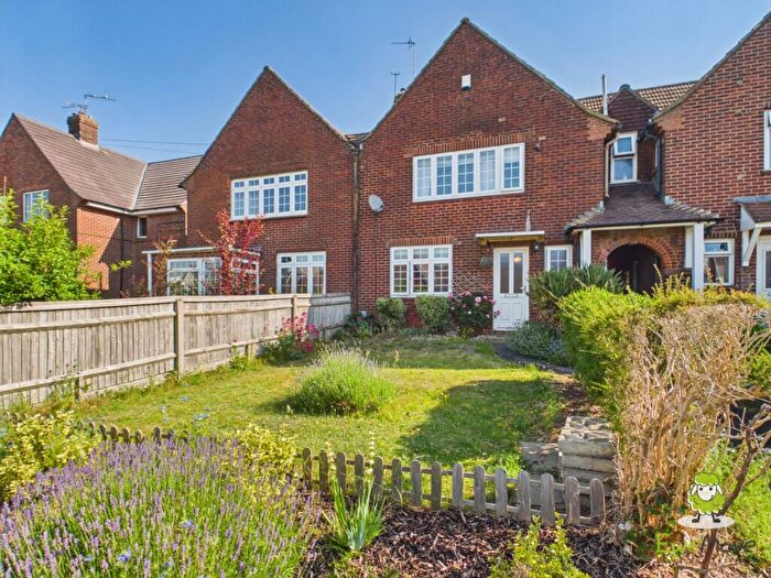 3 Bedroom Terraced House For Sale In Kingsclere Road, Basingstoke, Hampshire, RG21
