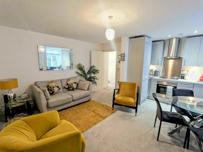 2 Bedroom Apartment To Rent In Station Road, Deganwy, Conwy, LL31