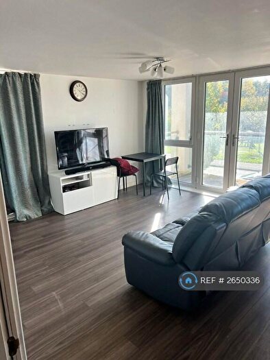 2 Bedroom Flat To Rent In Haskell House, Oakgrove, Milton Keynes, MK10