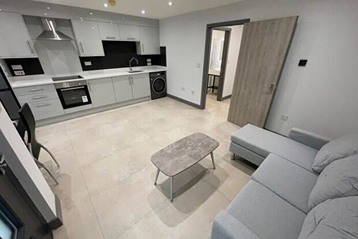 1 Bedroom Flat To Rent In Castle Lane Cardiff, CF24