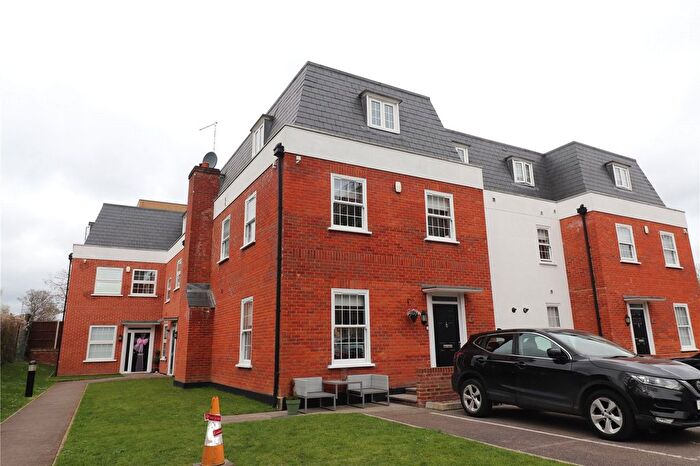 2 Bedroom Flat To Rent In The Old Rectory, Greenhithe, Kent, DA9