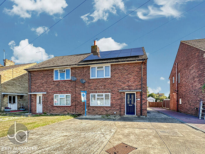 3 Bedroom Semi-Detached House For Sale In Bellfield Avenue, Brightlingsea, Colchester, CO7