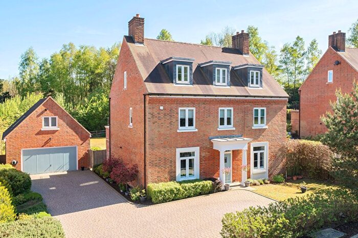 5 Bedroom Detached House For Sale In Brackenwood, Midhurst, GU29