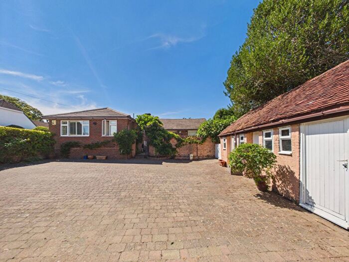 2 Bedroom Detached Bungalow For Sale In School Lane, Hamble, Southampton, SO31