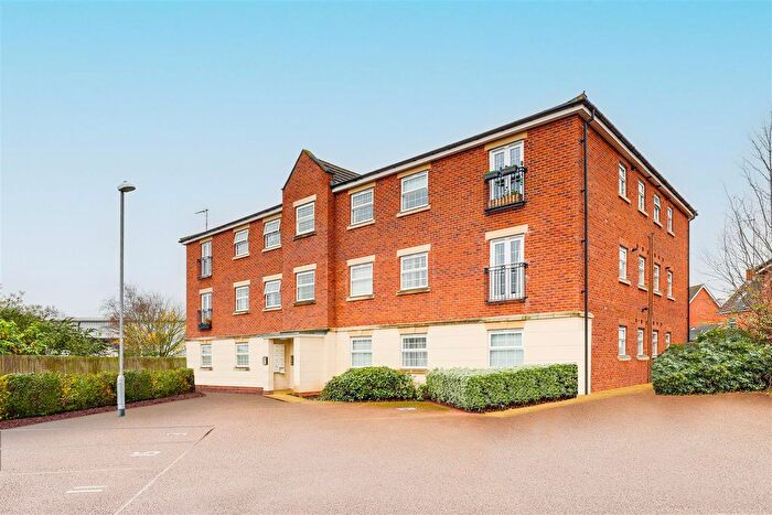 2 Bedroom Flat For Sale In Paton Court, Calverton, Nottinghamshire, NG14