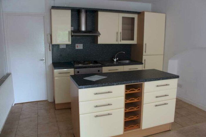 1 Bedroom Flat To Rent In Eastgrove, Roath, Cardiff, CF24