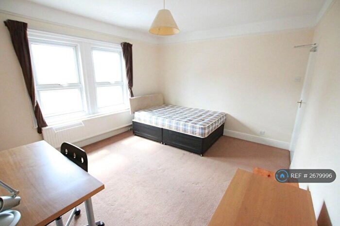 4 Bedroom Terraced House To Rent In St. Peters Road, Reading, RG6