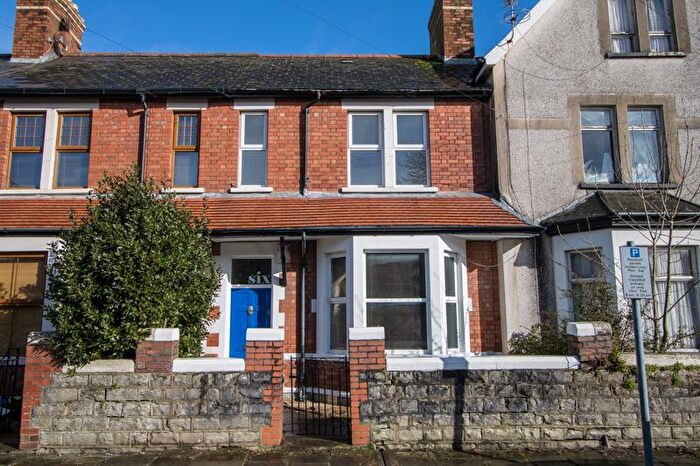3 Bedroom Terraced House To Rent In Station Road, Penarth, CF64