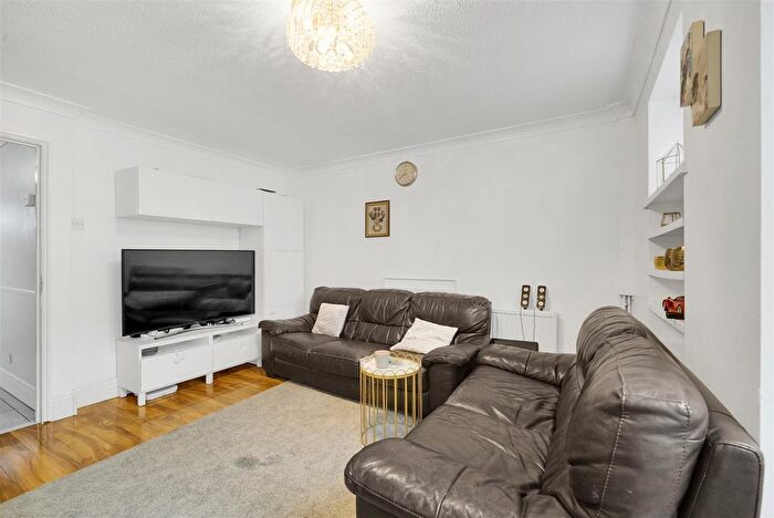 2 Bedroom End Of Terrace House For Sale In Stonechat Square, London, E6