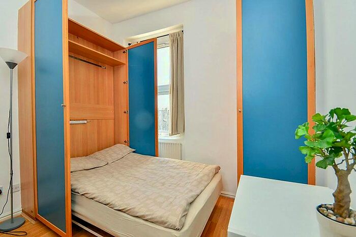 Studio To Rent In West Cromwell Road, Earls Court, London, SW5