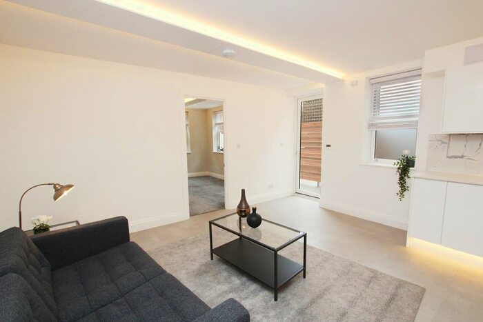 1 Bedroom Flat To Rent In Branksome Road, London, SW2