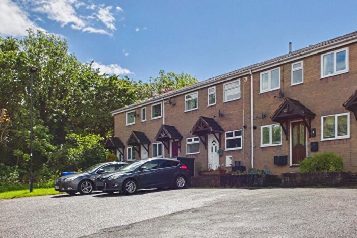 2 Bedroom Flat For Sale In Mill Meadow Close, Sothall, Sheffield, South Yorkshire, S20