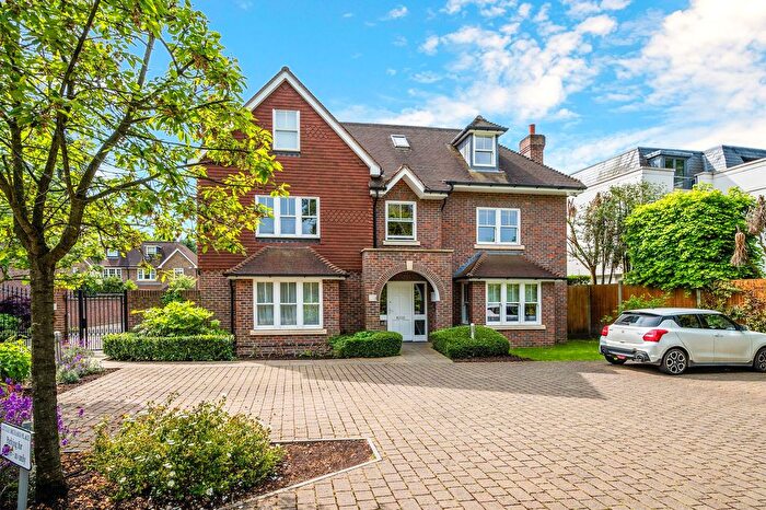 2 Bedroom Flat To Rent In Little Orchard Place, Esher, KT10