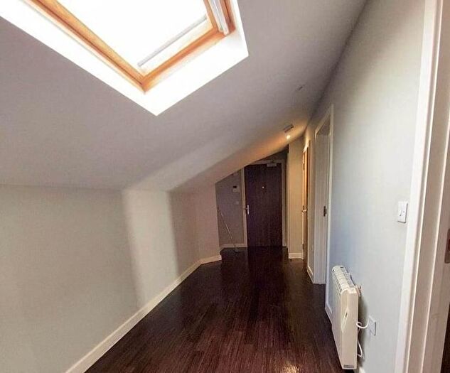 2 Bedroom Flat To Rent In Axis House, Uxbridge, London, UB3