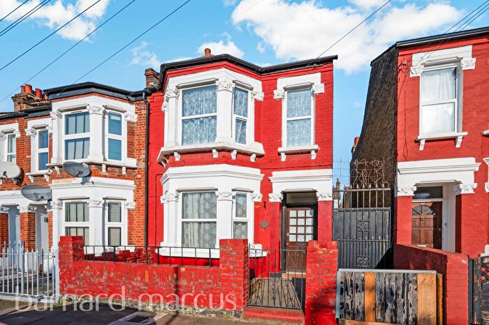 4 Bedroom Property To Rent In Kellino Street, London, SW17