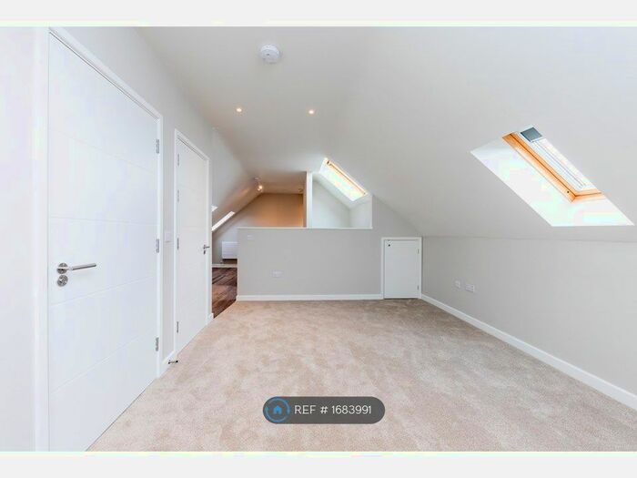 Studio To Rent In Station Square, Flitwick, Bedford, MK45