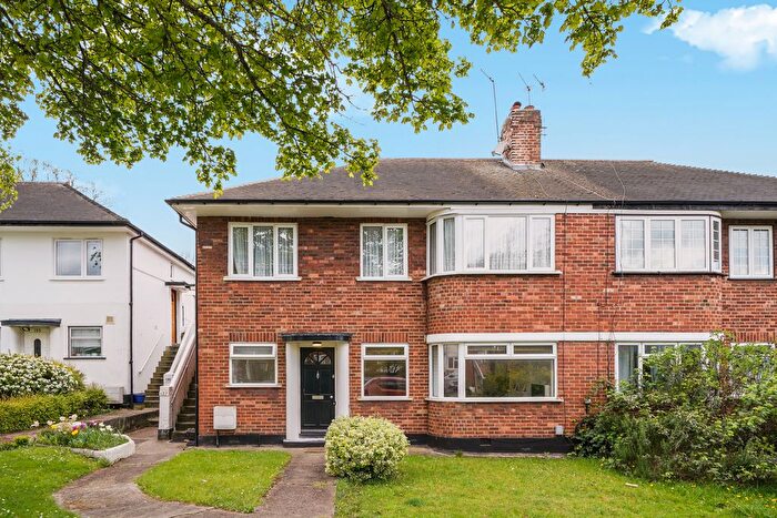 2 Bedroom Maisonette To Rent In Cavendish Avenue, West Ealing, W13
