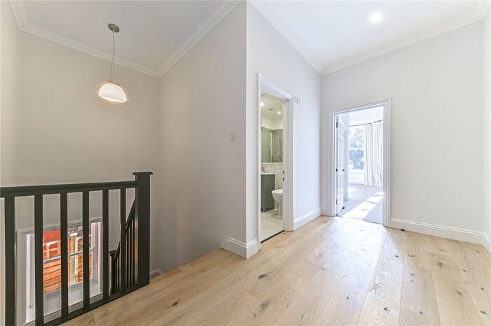 3 Bedroom Flat To Rent In Christchurch Avenue, London, NW6