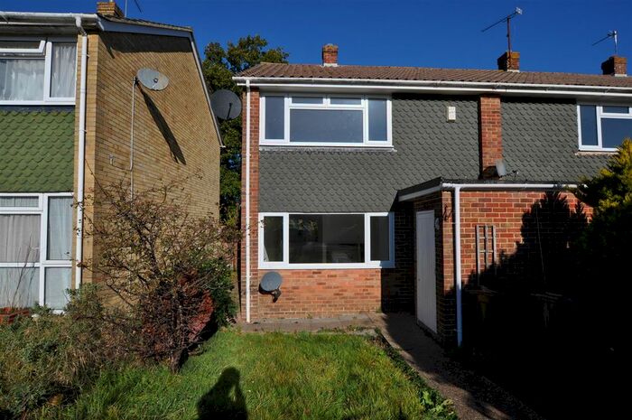 2 Bedroom Property To Rent In Harmers Hay Road, Hailsham, BN27