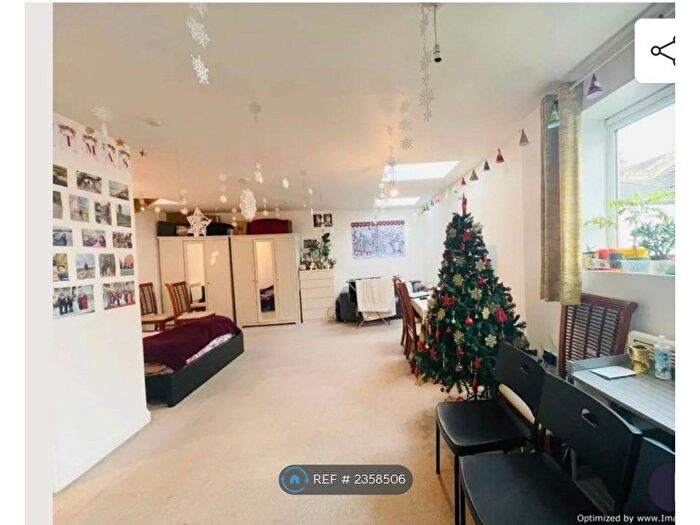 Studio To Rent In Springfield Road, London, HA1