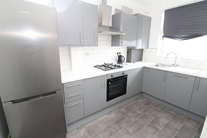 2 Bedroom Maisonette To Rent In The Oval, Sidcup, DA15
