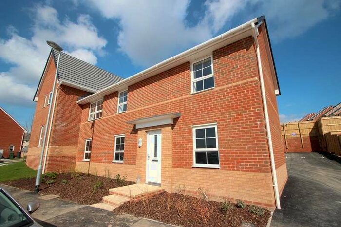 2 Bedroom Maisonette Flat To Rent In Foundry Road, Newport, PO30