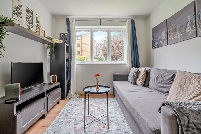 1 Bedroom Flat For Sale In Myers Lane, London, SE14