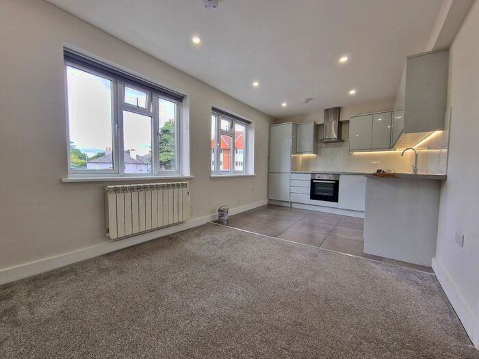 1 Bedroom Flat To Rent In High Street, Banstead, SM7