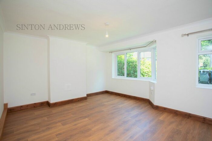 2 Bedroom Flat To Rent In Cavendish Avenue, Ealing, W13