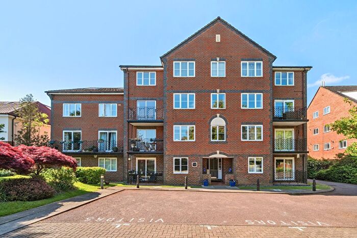 2 Bedroom Flat For Sale In Park Road, Beckenham, BR3