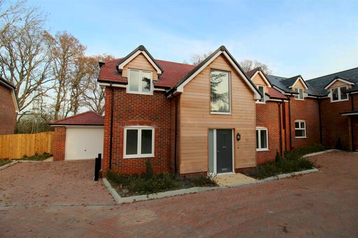 4 Bedroom Detached House To Rent In Maurys Lane, West Wellow, Romsey, SO51