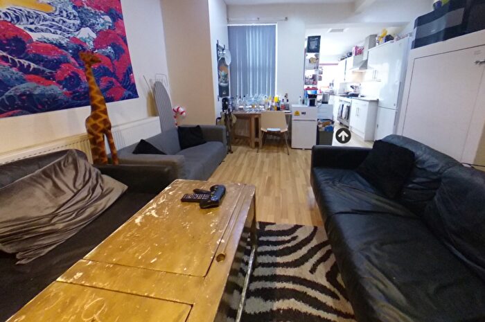 7 Bedroom Terraced House To Rent In Walmsley Road, Leeds, West Yorkshire, LS6