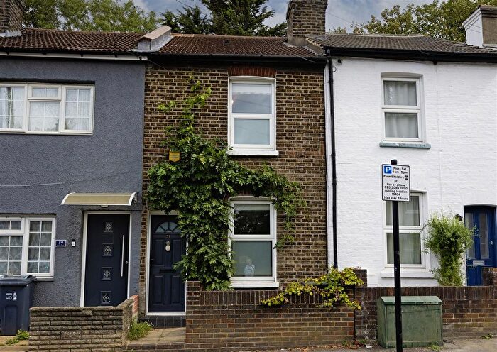2 Bedroom Terraced House For Sale In Sussex Road, South Croydon, CR2