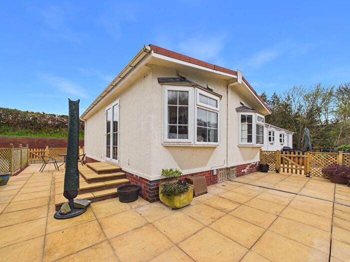 2 Bedroom Park Home For Sale In Dippers Bank Park, Cleobury Mortimer, DY14