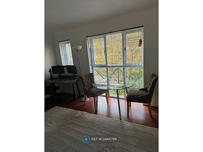 1 Bedroom Flat To Rent In Filton Court, London, SE14