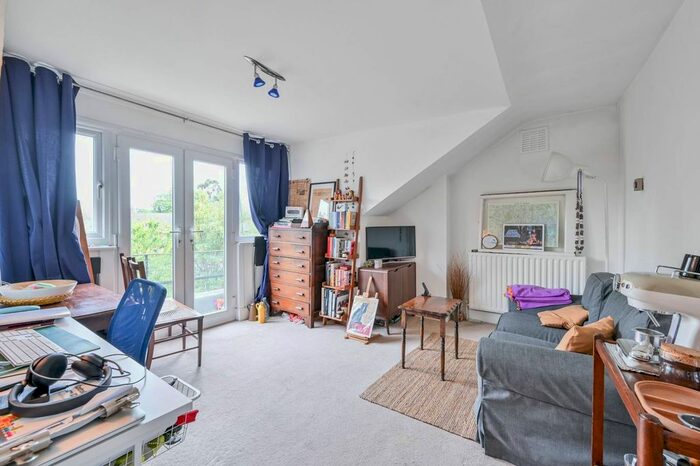 1 Bedroom Flat To Rent In Madeira Road, Streatham, London, SW16