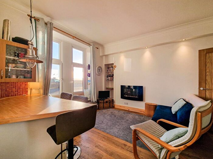 1 Bedroom Flat For Sale In Glasgow Street, Isle Of Cumbrae, KA28