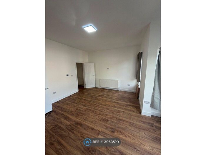 3 Bedroom Semi-Detached House To Rent In Eastcote Road, Harrow, HA2
