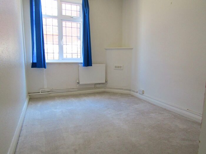 3 Bedroom Flat To Rent In Eton Road, Frinton-On-Sea, CO13