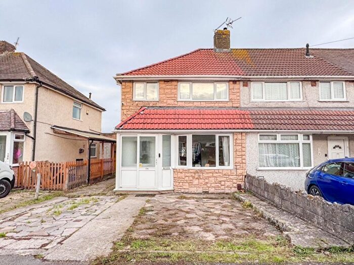3 Bedroom End Of Terrace House For Sale In Worthing Road, Patchway, Bristol, BS34