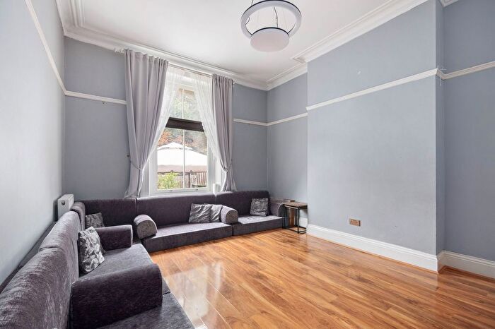 7 Bedroom Semi-detached House For Sale In Broomgrove Road, Botanical Gardens, S10