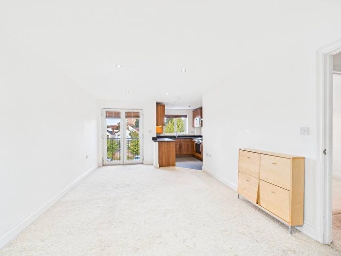3 Bedroom Flat For Sale In Hooper Court, Gresham Road, Staines-Upon-Thames, Surrey, TW18