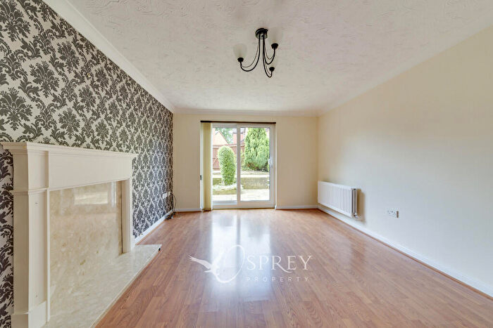 4 Bedroom Detached House For Sale In Sutton Road, Oundle, PE8